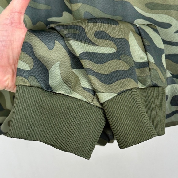 NEW Converse Boys Camo Joggers Size Medium Green Track Pants 10 to 12 Years Pant - Picture 10 of 12